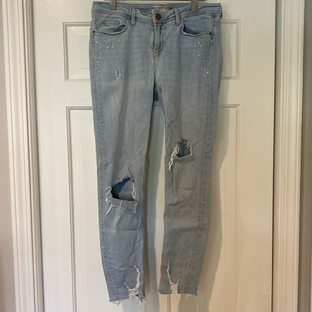 Zara size 6 distressed jeans with embellishment near pockets. EUC